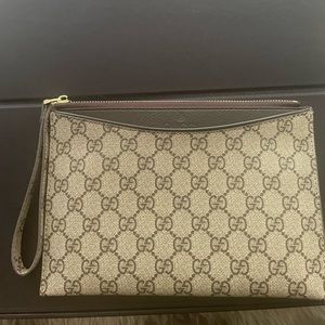 G luxury envelope wristlet